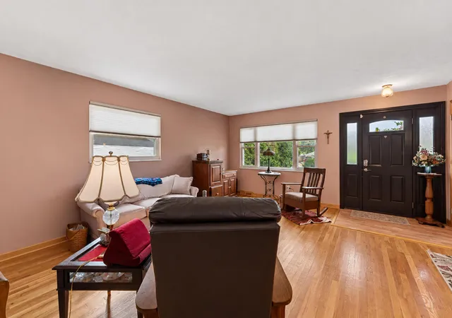 Photo 4 of Single family home for sale at 1120 Woodmere Rd, Columbus, OH 43220 | MLS# 226034665 | Listing updated on 2026-09-14