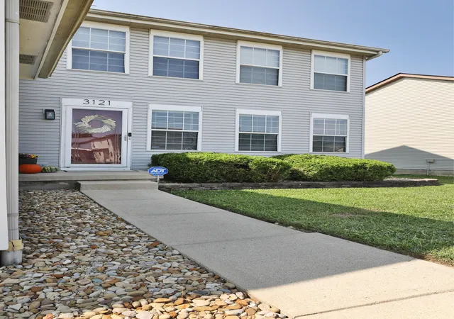 Photo 2 of Single family home for sale at 3121 Fox Chaple Dr, Columbus, OH 43232 | MLS# 226035451 | Listing updated on 2026-09-18