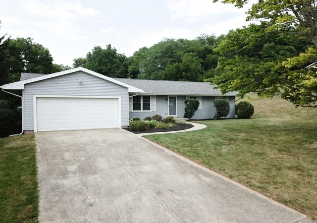 Photo 3 of Single family home for sale at 32 Buckhorn Ct, Urbana, OH 43078 | MLS# 226034386 | Listing updated on 2026-10-07