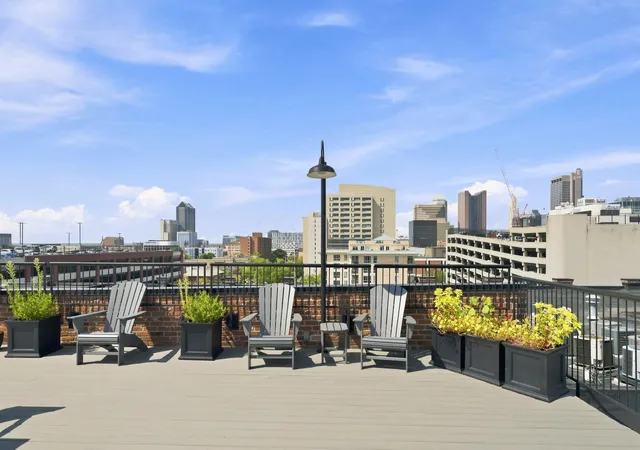 Listing Photo 2 - Condo for sale in building located at 432 E Rich St, Columbus, OH 43215 - Unit #4J