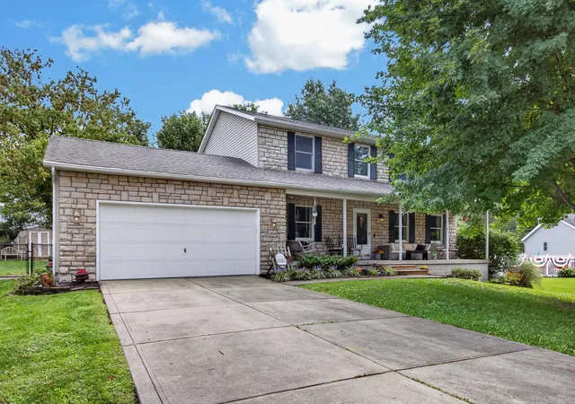 Single family home for sale at 264 Barb Ct, Heath, OH 43056 | MLS# 226034046