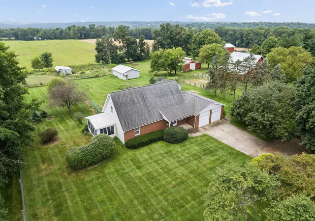 Photo 4 of Single family home for sale at 20470 New Gambier Rd, Gambier, OH 43022 | MLS# 226034062 | Listing updated on 2026-10-02