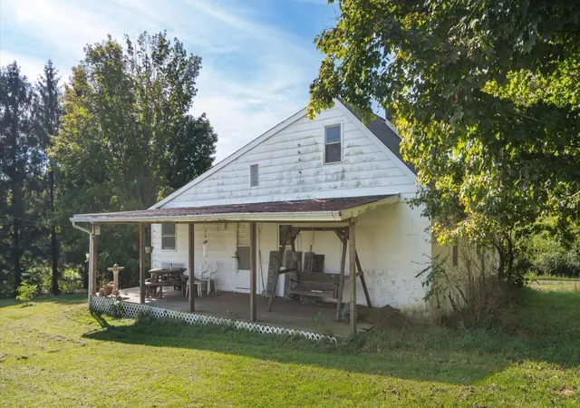 Photo 2 of Single family home for sale at 4485 Tucker Rd, Zanesville, OH 43701 | MLS# 226034198 | Listing updated on 2026-09-11