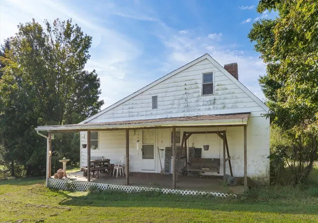 Photo 3 of Single family home for sale at 4485 Tucker Rd, Zanesville, OH 43701 | MLS# 226034198 | Listing updated on 2026-09-11