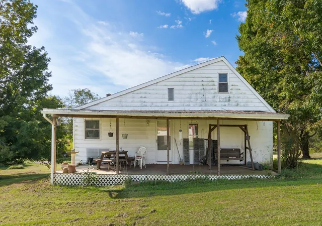 Photo 4 of Single family home for sale at 4485 Tucker Rd, Zanesville, OH 43701 | MLS# 226034198 | Listing updated on 2026-09-11