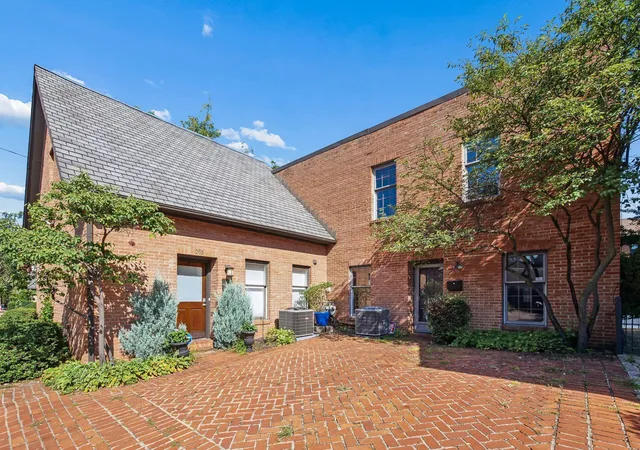 Photo 1 of Condo for sale at 260 Jackson St, Columbus, OH 43206 | MLS# 226035011 | Listing updated on 2026-10-05