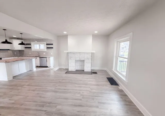 Photo 2 of Single family home for sale at 926 Ellsworth Ave, Columbus, OH 43206 | MLS# 226034071 | Listing updated on 2026-09-24