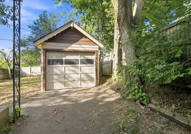 Photo 4 of Single family home for sale at 70 E Pacemont Rd, Columbus, OH 43202 | MLS# 226034100 | Listing updated on 2026-09-08