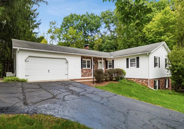 Photo 1 of Single family home for sale at 859 Shoreham Dr, Newark, OH 43055 | MLS# 226034444 | Listing updated on 2026-09-14