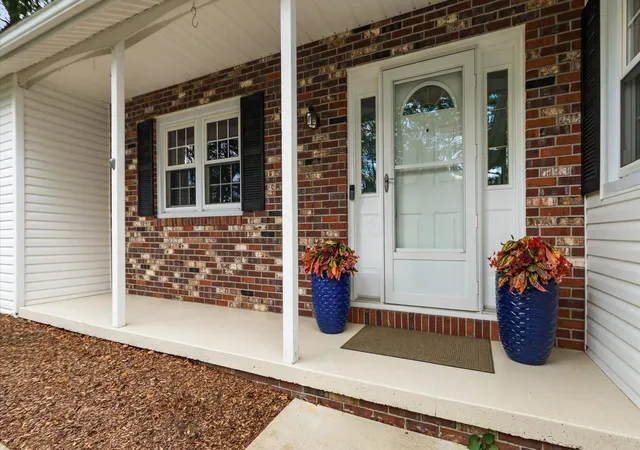 Photo 2 of Single family home for sale at 859 Shoreham Dr, Newark, OH 43055 | MLS# 226034444 | Listing updated on 2026-09-14