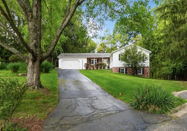 Photo 48 of Single family home for sale at 859 Shoreham Dr, Newark, OH 43055 | MLS# 226034444 | Listing updated on 2026-09-14
