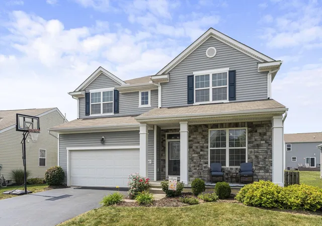 Photo 2 of Single family home for sale at 2425 Angelfire Dr, Grove City, OH 43123 | MLS# 226034146 | Listing updated on 2026-09-21