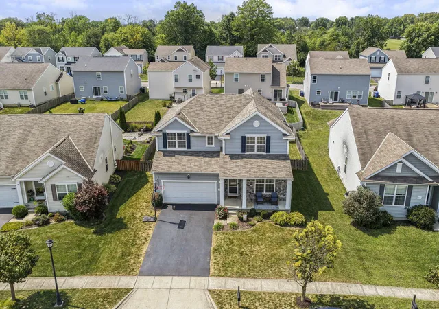 Photo 3 of Single family home for sale at 2425 Angelfire Dr, Grove City, OH 43123 | MLS# 226034146 | Listing updated on 2026-09-21