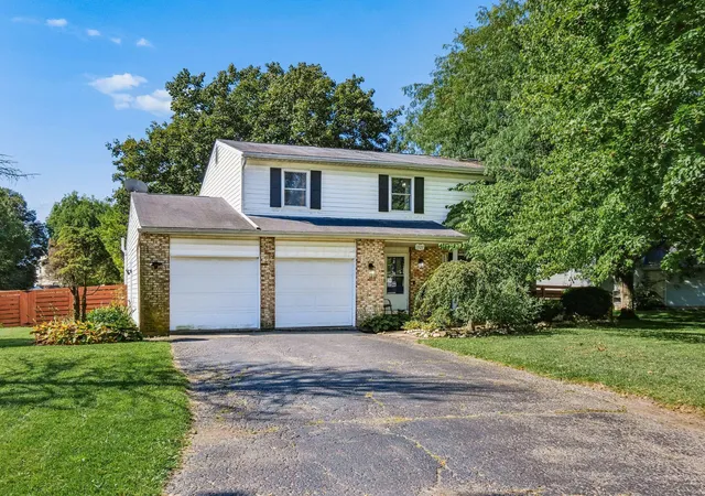 Single family home for sale at 1927 Lost Valley Rd, Powell, OH 43065 | MLS# 226034130