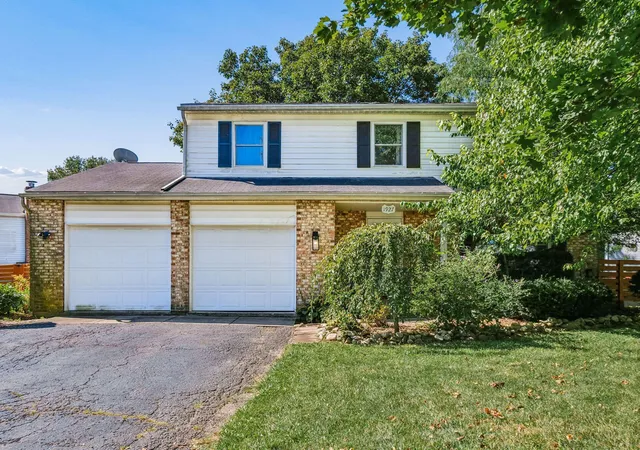 Photo 3 of Single family home for sale at 1927 Lost Valley Rd, Powell, OH 43065 | MLS# 226034130 | Listing updated on 2026-09-16