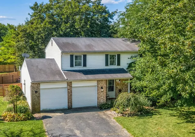 Photo 2 of Single family home for sale at 1927 Lost Valley Rd, Powell, OH 43065 | MLS# 226034130 | Listing updated on 2026-09-14