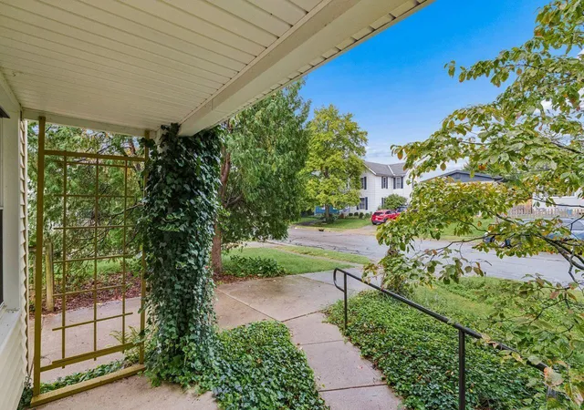 Photo 2 of Single family home for sale at 291 E Lincoln Ave, Columbus, OH 43214 | MLS# 226034126 | Listing updated on 2026-09-17