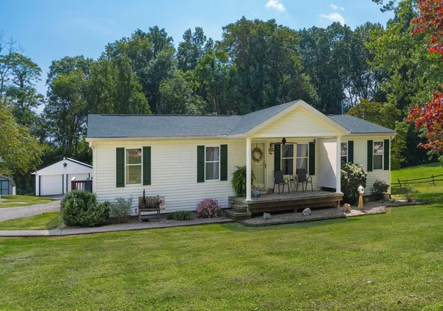 Photo 1 of Single family home for sale at 3805 Greengold Dr, Zanesville, OH 43701 | MLS# 226034519 | Listing updated on 2026-10-03