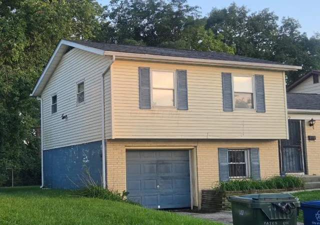 Photo 2 of Sale Pending at 1479 Yates Dr, Columbus, OH 43207 | MLS# 226034110 | Listing updated on 2026-09-16