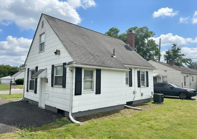 Photo 2 of Single family home for sale at 2246 W Mound St, Columbus, OH 43223 | MLS# 226034135 | Listing updated on 2026-09-08