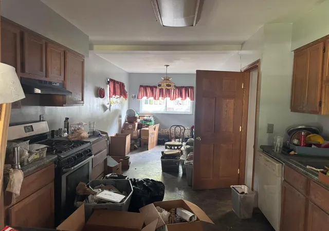 Photo 3 of Sale Pending at 1085 Hart Rd, Columbus, OH 43223 | MLS# 226034138 | Listing updated on 2026-09-15