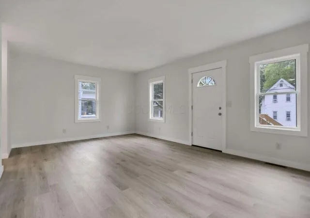 Photo 2 of Single family home for sale at 341 Buckingham St, Newark, OH 43055 | MLS# 226034462 | Listing updated on 2026-09-10