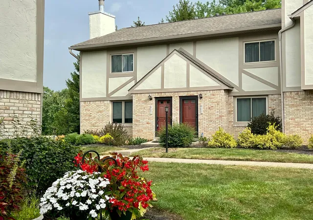 Photo 3 of Condo for sale at 1938 Rockdale Dr #53, Columbus, OH 43229 | MLS# 226034298 | Listing updated on 2026-09-11
