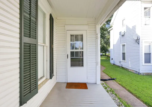 Photo 2 of Single family home for sale at 645 E Mulberry St, Lancaster, OH 43130 | MLS# 226034455 | Listing updated on 2026-09-10