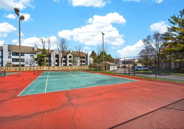 Listing Photo 2 - Condo for sale in building located at 2317 Vicente Ct, Columbus, OH 43235 - Unit #101