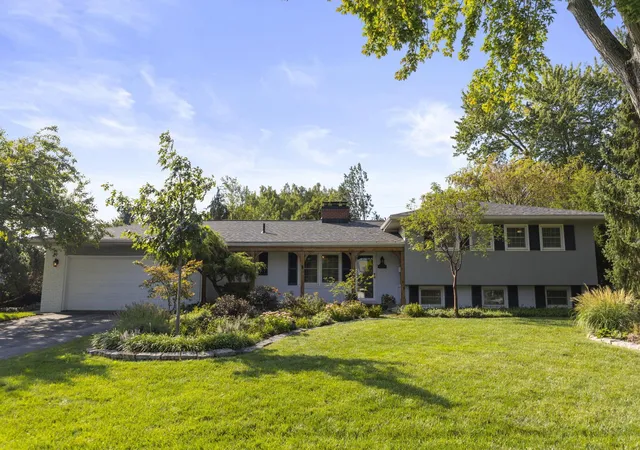 Photo 1 of Single family home for sale at 1561 Kirkley Rd, Columbus, OH 43221 | MLS# 226034620 | Listing updated on 2026-09-15
