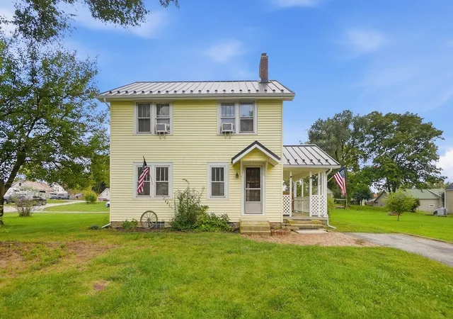 Photo 1 of Single family home for sale at 1024 Springlawn Ave, Harrisburg, OH 43126 | MLS# 226034182 | Listing updated on 2026-09-28