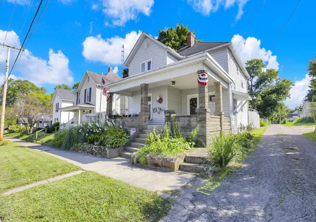 Photo 2 of Single family home for sale at 115 W Shields St, Newark, OH 43055 | MLS# 226034184 | Listing updated on 2026-09-14