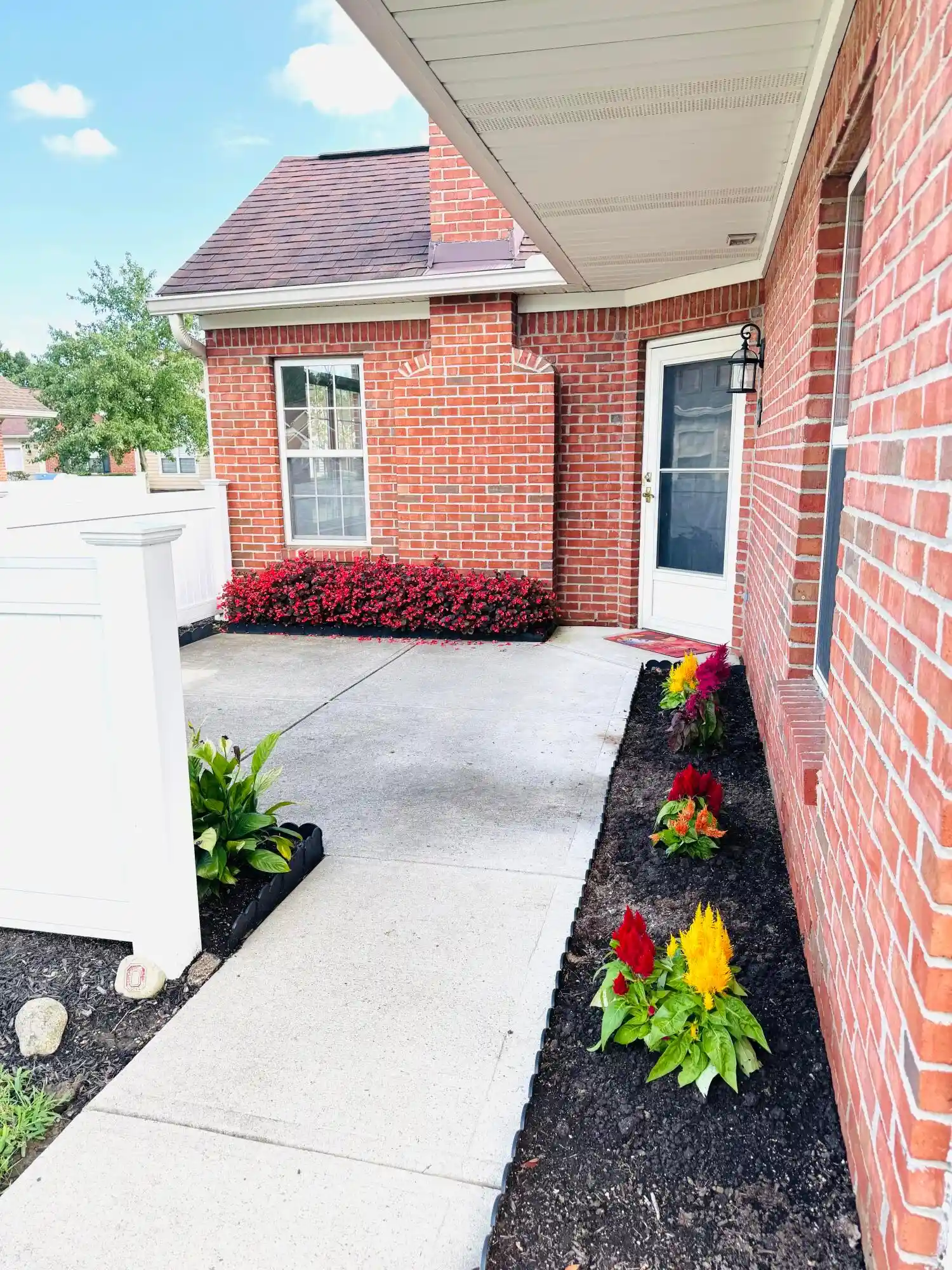 Listing Photo 1 - Condo for sale in 4666 Wenham Park located at 4666 Wenham Park, Columbus, OH 43230 - Unit #28