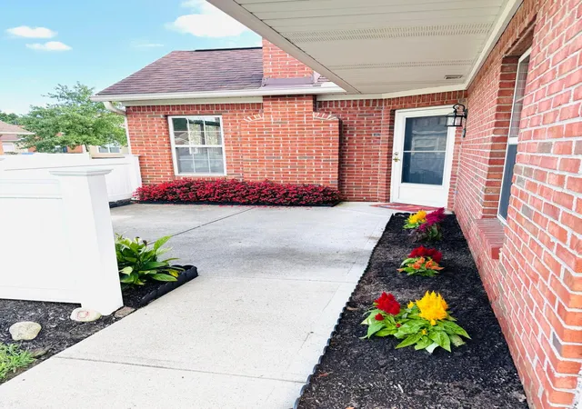 Photo 1 of Condo for sale at 4666 Wenham Park #28, Columbus, OH 43230 | MLS# 226034195 | Listing updated on 2026-09-10