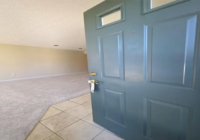 Listing Photo 1 - Condo for sale in building located at 4666 Wenham Park, Columbus, OH 43230 - Unit #28