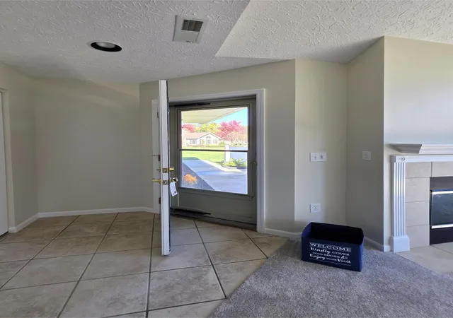 Photo 4 of Condo for sale at 4666 Wenham Park #28, Columbus, OH 43230 | MLS# 226034195 | Listing updated on 2026-10-31