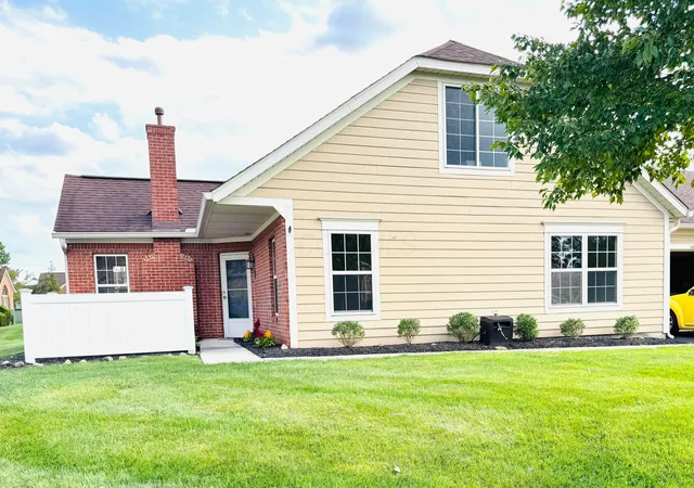 Listing Photo 5 - Condo for sale in building located at 4666 Wenham Park, Columbus, OH 43230 - Unit #28