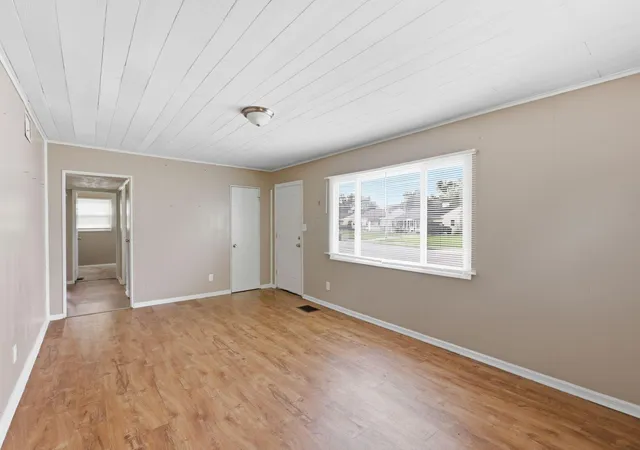 Photo 4 of Single family home for sale at 1091 S Ashburton Rd, Columbus, OH 43227 | MLS# 226034361 | Listing updated on 2026-09-11