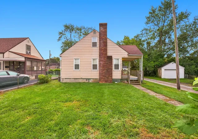 Photo 3 of Single family home for sale at 1080 Meadowdale Ave, Columbus, OH 43219 | MLS# 226034365 | Listing updated on 2026-09-10