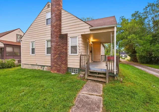 Photo 4 of Single family home for sale at 1080 Meadowdale Ave, Columbus, OH 43219 | MLS# 226034365 | Listing updated on 2026-09-10
