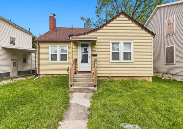 Single family home for sale at 1356 Loretta Ave, Columbus, OH 43211 | MLS# 226035195