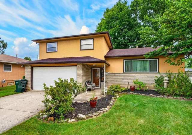 Photo 4 of Single family home for sale at 1345 Firwood Dr, Columbus, OH 43229 | MLS# 226034539 | Listing updated on 2026-09-10