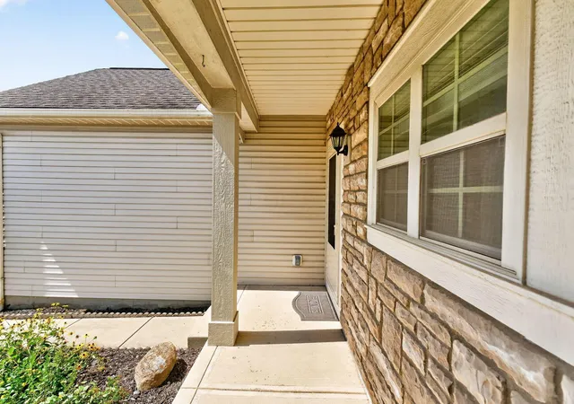 Photo 4 of Sale Pending at 430 Terrace Dr, Marysville, OH 43040 | MLS# 226034221 | Listing updated on 2026-09-30