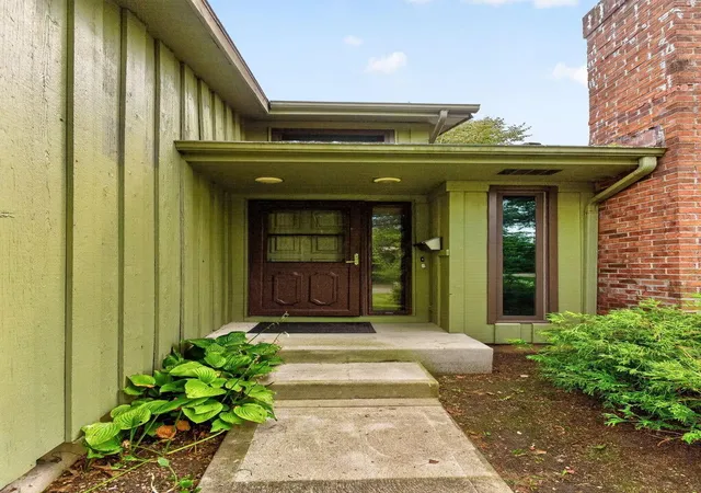 Photo 2 of Single family home for sale at 837 W 6th Street, Marysville, OH 43040 | MLS# 226034220 | Listing updated on 2026-09-09