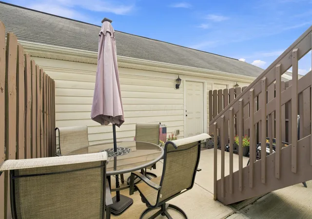 Listing Photo 2 - Condo for sale in building located at 6261 Needletail Rd, Columbus, OH 43230 - Unit #32