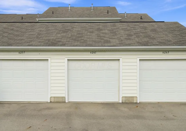 Listing Photo 5 - Condo for sale in building located at 6261 Needletail Rd, Columbus, OH 43230 - Unit #32