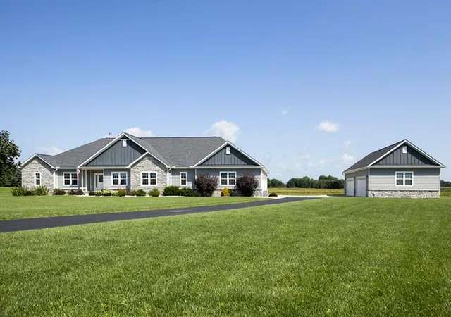 Photo 2 of Single family home for sale at 14953 Robins Rd, Johnstown, OH 43031 | MLS# 226034210 | Listing updated on 2026-10-01