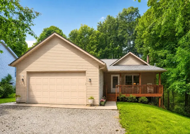 Photo 1 of Single family home for sale at 832 Highland Hills Dr, Howard, OH 43028 | MLS# 226034208 | Listing updated on 2026-09-13