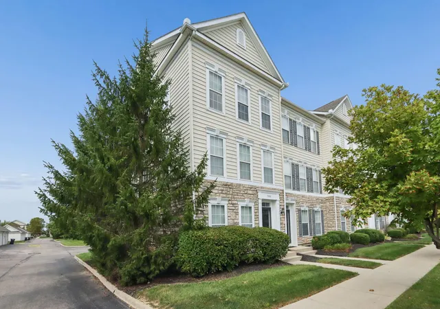 Photo 3 of Condo for sale at 5600 Bow Fls Blvd #35, Dublin, OH 43016 | MLS# 226034225 | Listing updated on 2026-09-24