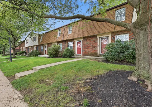 Photo 3 of Condo for sale at 5720 Beechcroft Rd #H, Columbus, OH 43229 | MLS# 226034704 | Listing updated on 2026-09-11